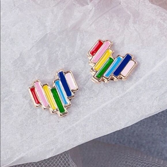 𝅺Rainbow Heart Stud Earrings - Picture 1 of 4